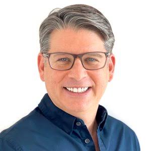 Ed Galton, Cake Entertainment Vitrina Podcast