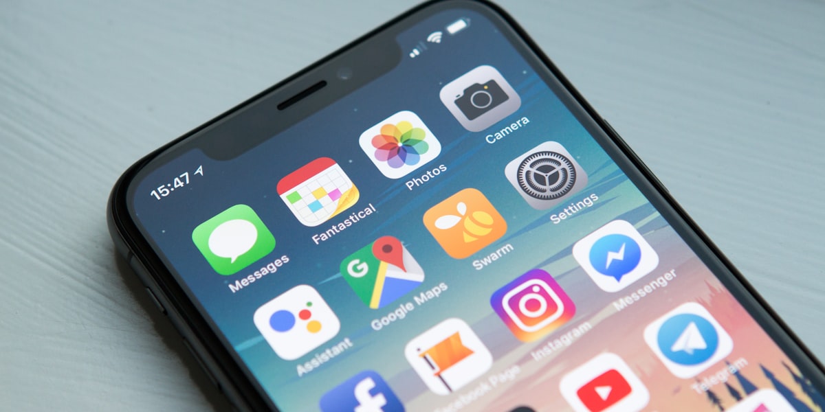 How Mobile-First Storytelling Is Transforming Content Creation 2 Mobile-first storytelling and content creation on smartphone 2026